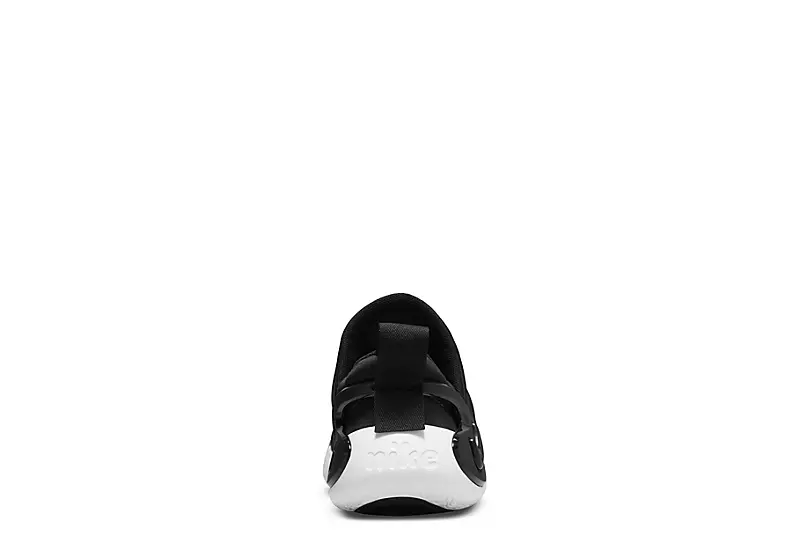 Nike Boys Dynamo Go Slip On Sneaker - Black 6 Nike Boys Dynamo Go Slip On Sneaker - Black - Image 4